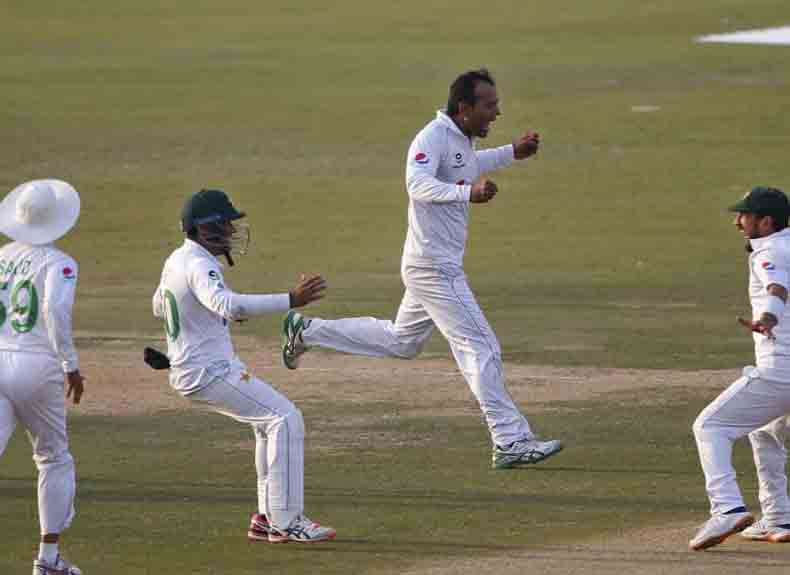 पहिल्या कसोटीत पाकिस्तानचा आफ्रिकेवर दणदणीत विजय