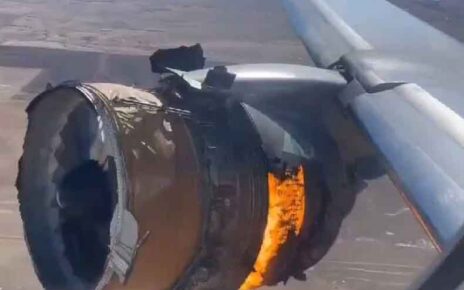 उड्डाण घेताच विमानाला लागली आग; पाहा आकाशातील थरारक व्हिडिओ