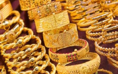 काय सांगता…! सोन्याच्या किमतीत चक्क ९४०० रुपयांची घसरण; पण का?