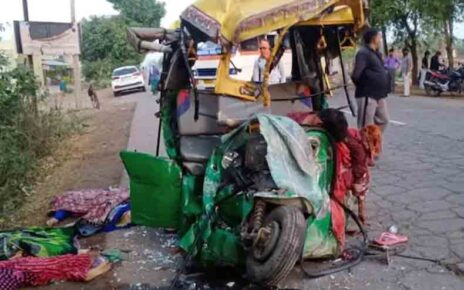 बस आणि रिक्षाच्या अपघातात १३ जणांचा मृत्यू