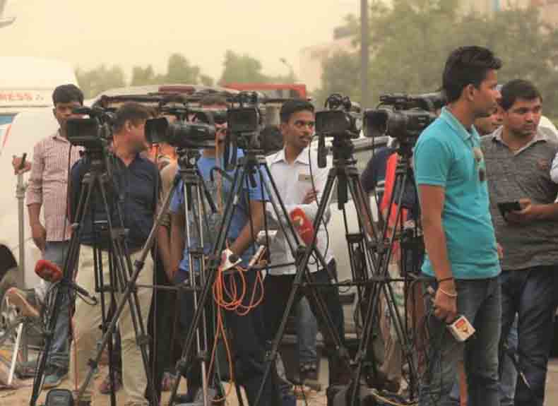 कोरोनामुळे मृत्यू झालेल्या ६७ पत्रकारांच्या कुटुंबास मिळणार ५ लाख रुपये
