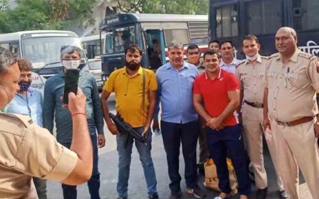 दिल्ली पोलिसांना महागात पडली सुशील कुमारसोबत फोटो काढण्याची हौस